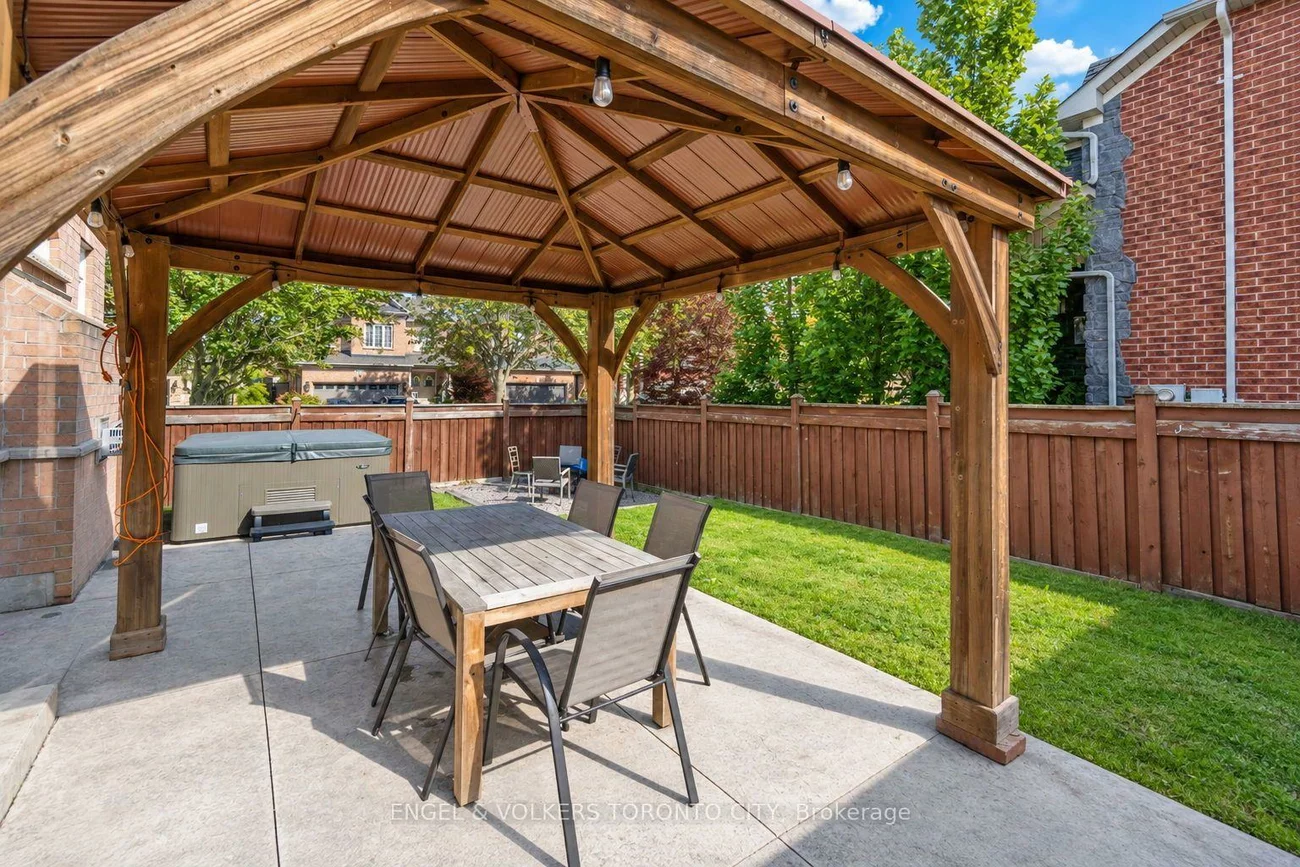 311, Maria Antonia, Vellore Village, Vaughan