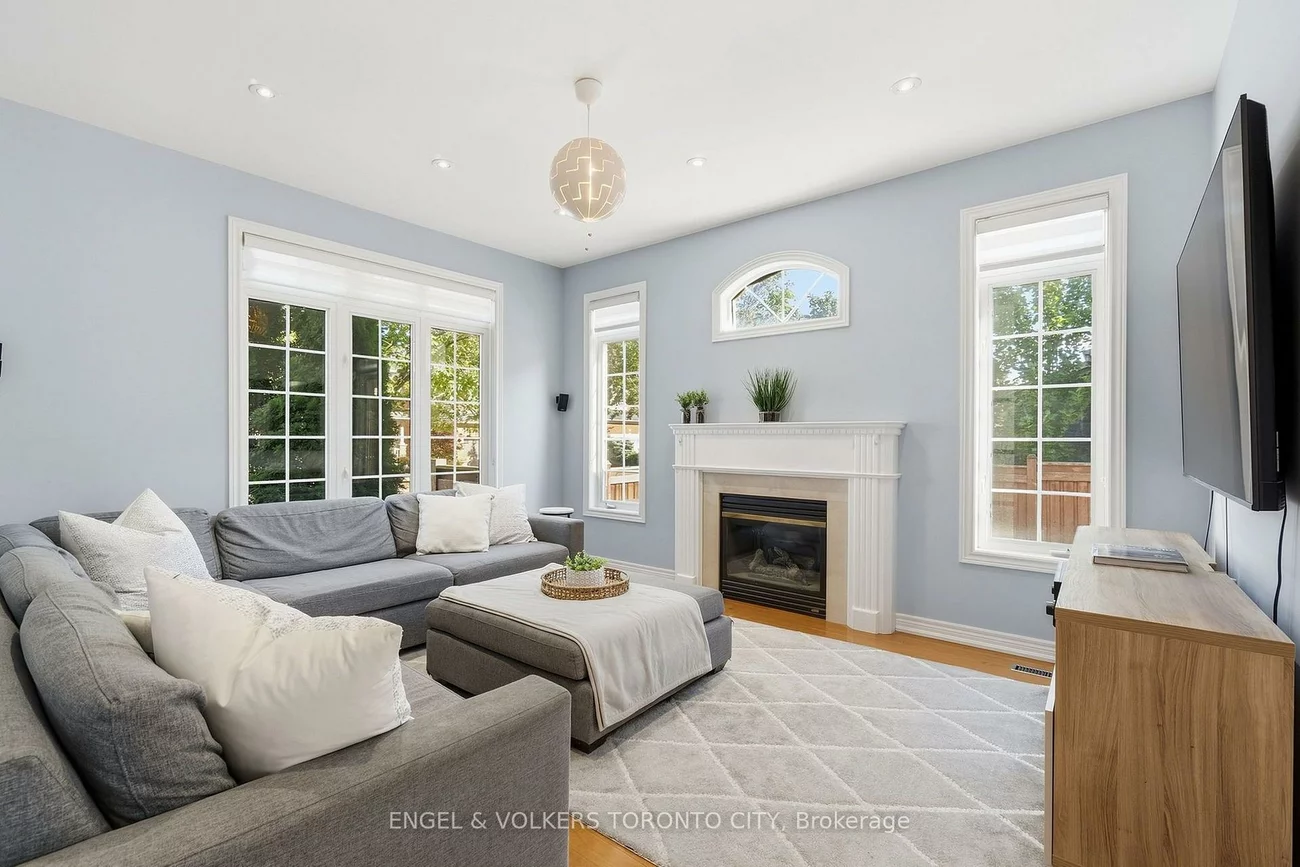 311, Maria Antonia, Vellore Village, Vaughan