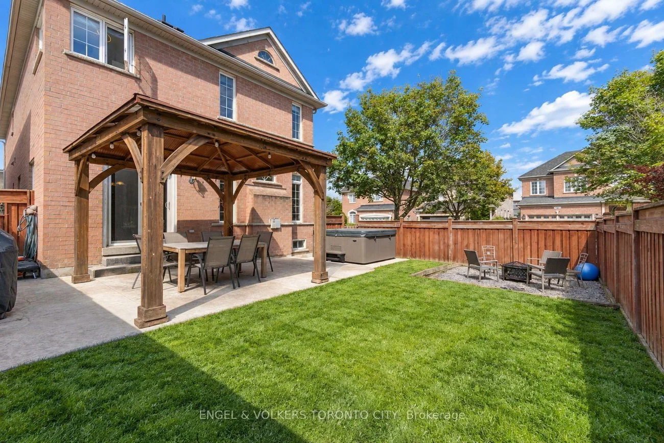311, Maria Antonia, Vellore Village, Vaughan