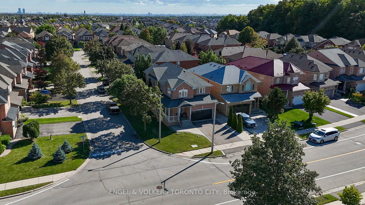311, Maria Antonia, Vellore Village, Vaughan