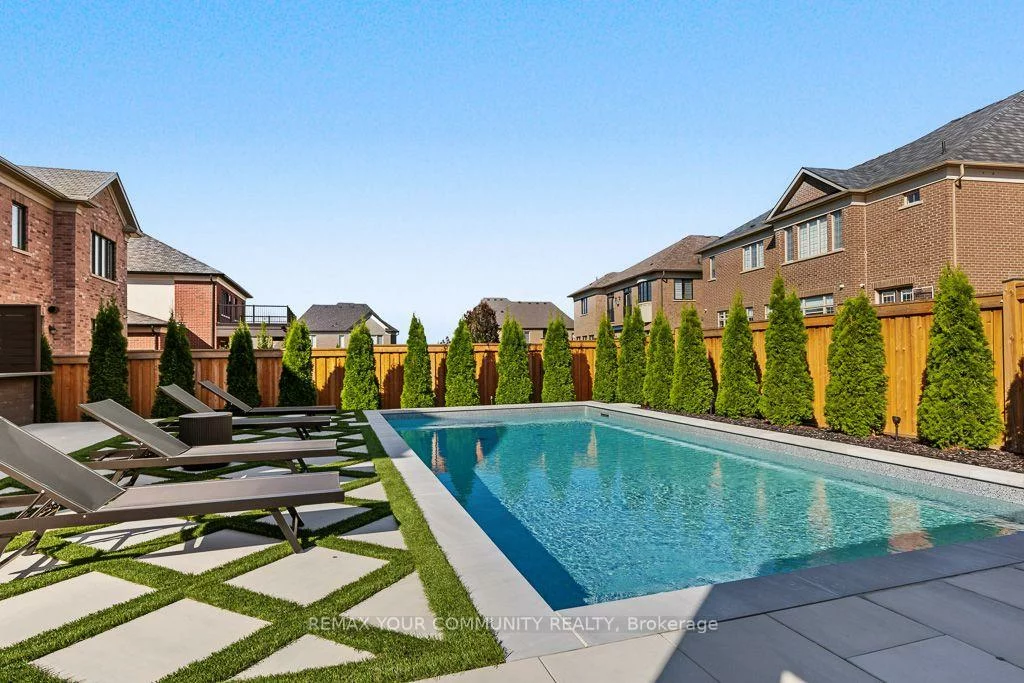 86, Sculpture Garden, Kleinburg, Vaughan