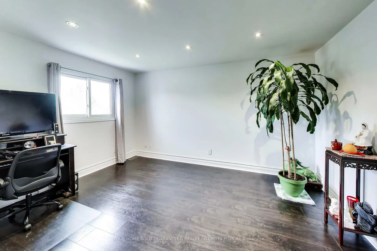 27, Via Nova, East Woodbridge, Vaughan