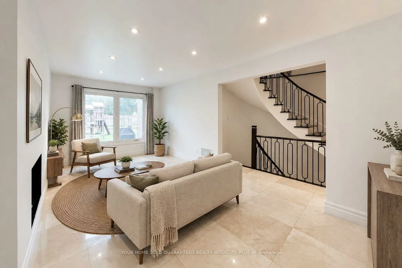 27, Via Nova, East Woodbridge, Vaughan