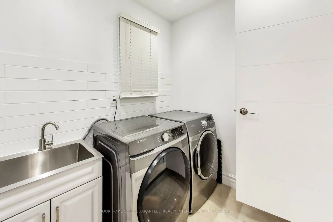 27, Via Nova, East Woodbridge, Vaughan