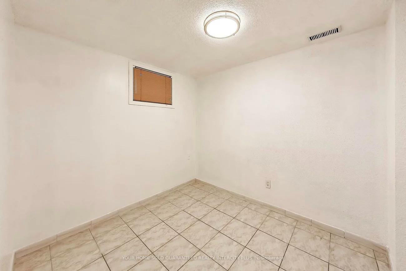 27, Via Nova, East Woodbridge, Vaughan