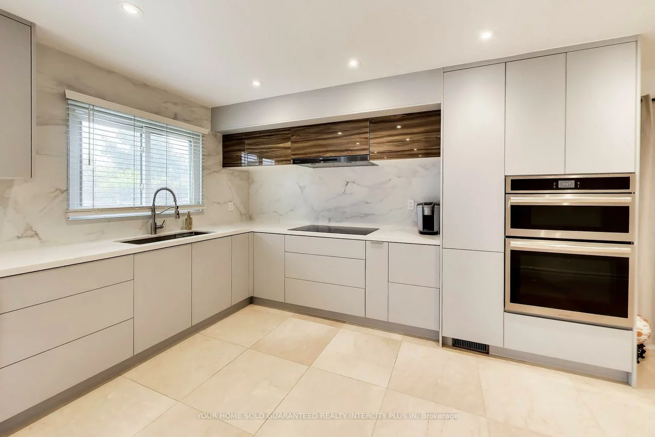 27, Via Nova, East Woodbridge, Vaughan