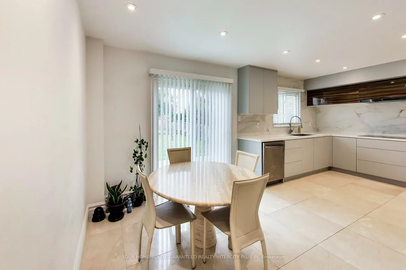 27, Via Nova, East Woodbridge, Vaughan