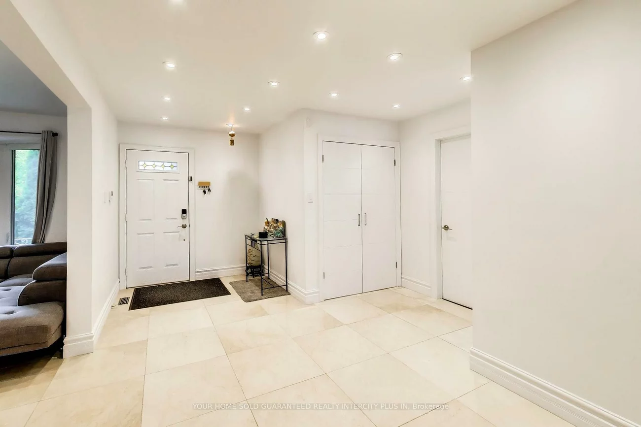 27, Via Nova, East Woodbridge, Vaughan