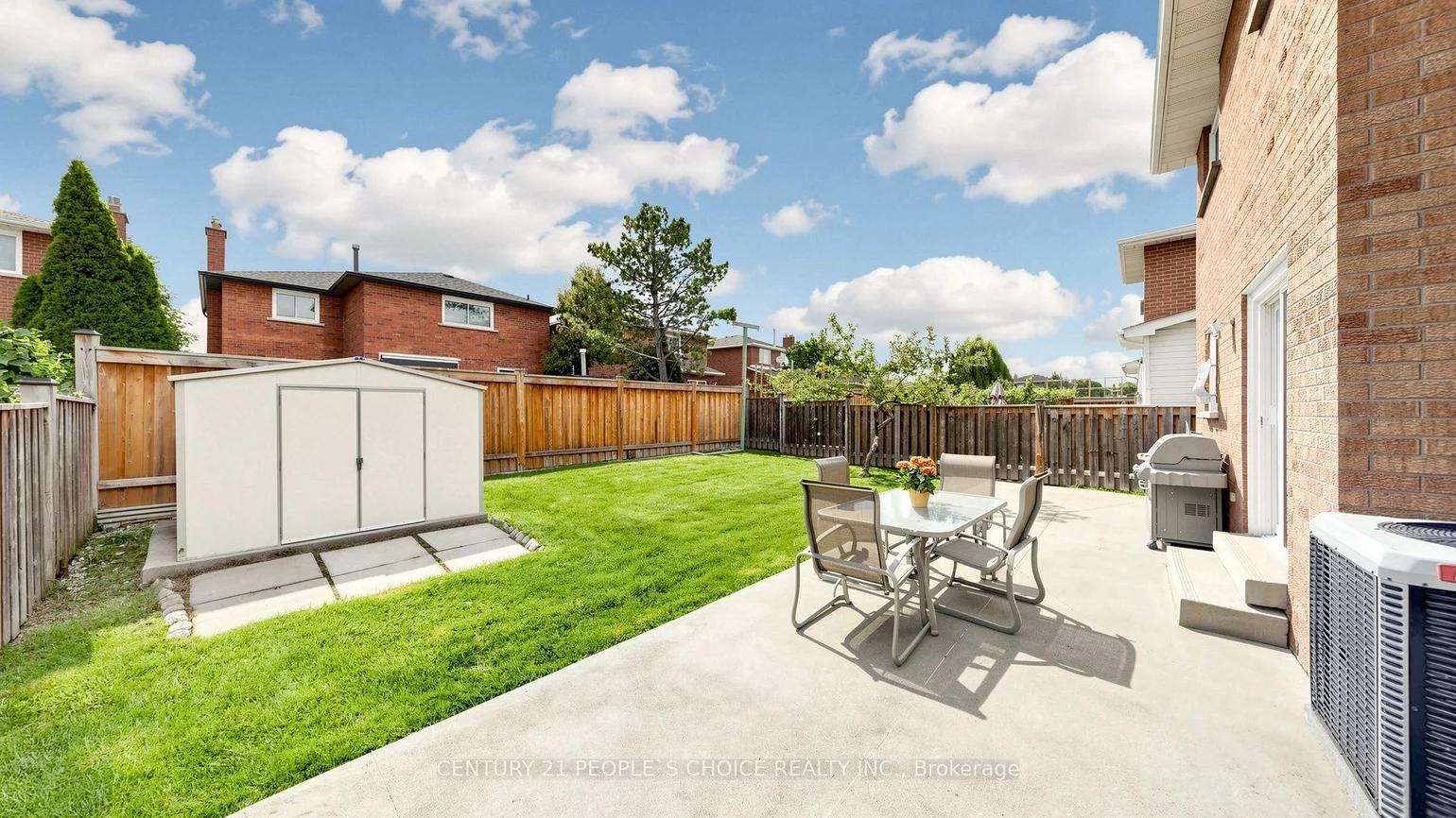 82, Embassy, East Woodbridge, Vaughan