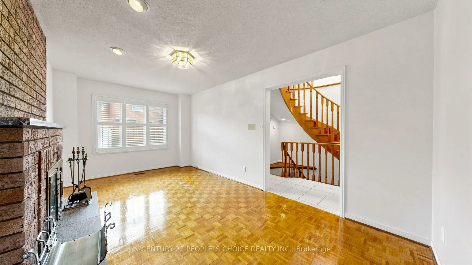 82, Embassy, East Woodbridge, Vaughan