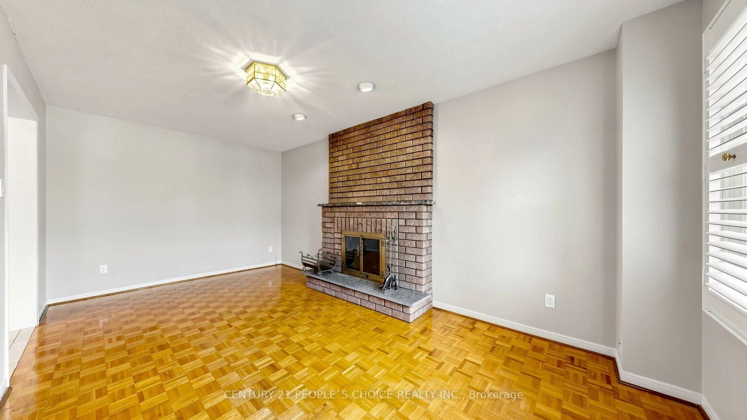 82, Embassy, East Woodbridge, Vaughan