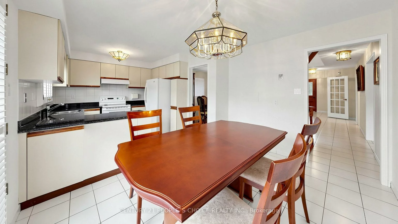 82, Embassy, East Woodbridge, Vaughan