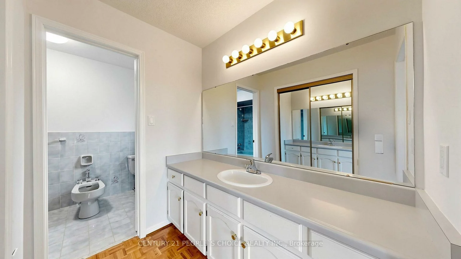 82, Embassy, East Woodbridge, Vaughan