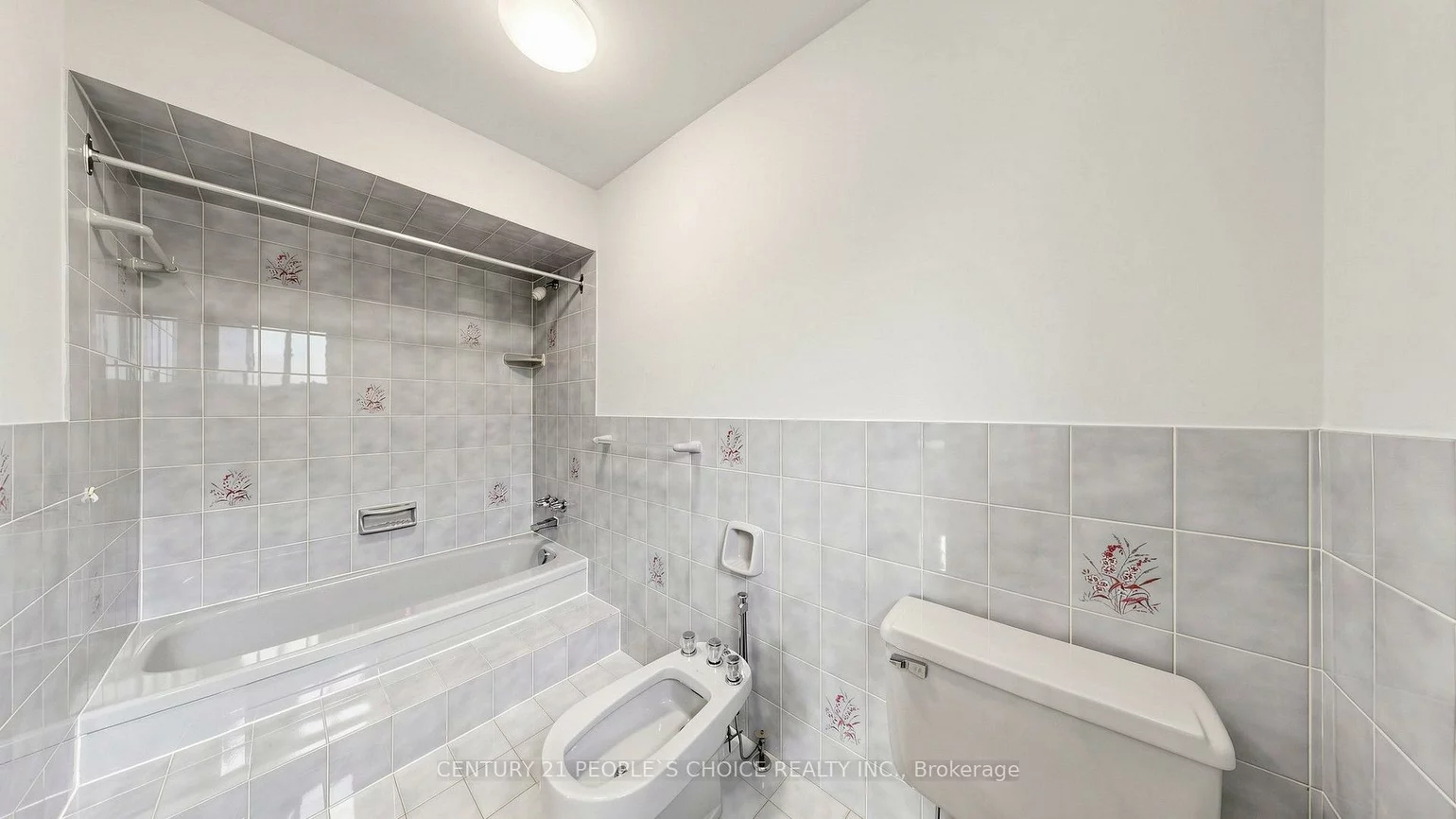 82, Embassy, East Woodbridge, Vaughan