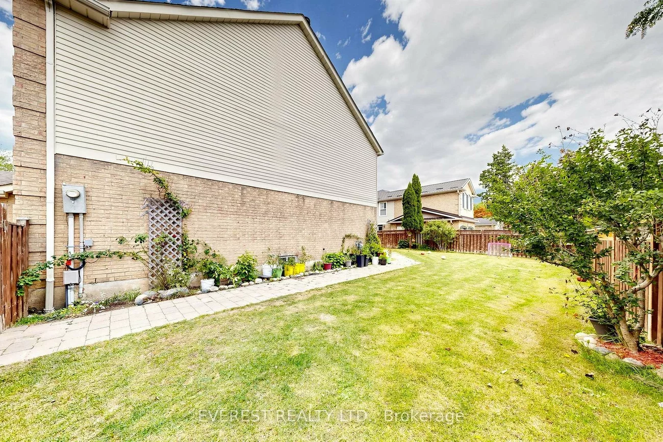 7, Tarlton, Brownridge, Vaughan