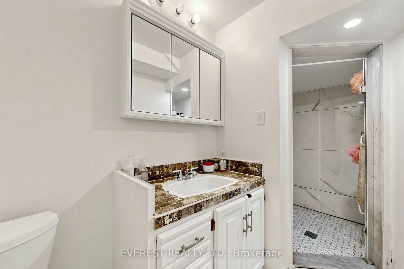 7, Tarlton, Brownridge, Vaughan