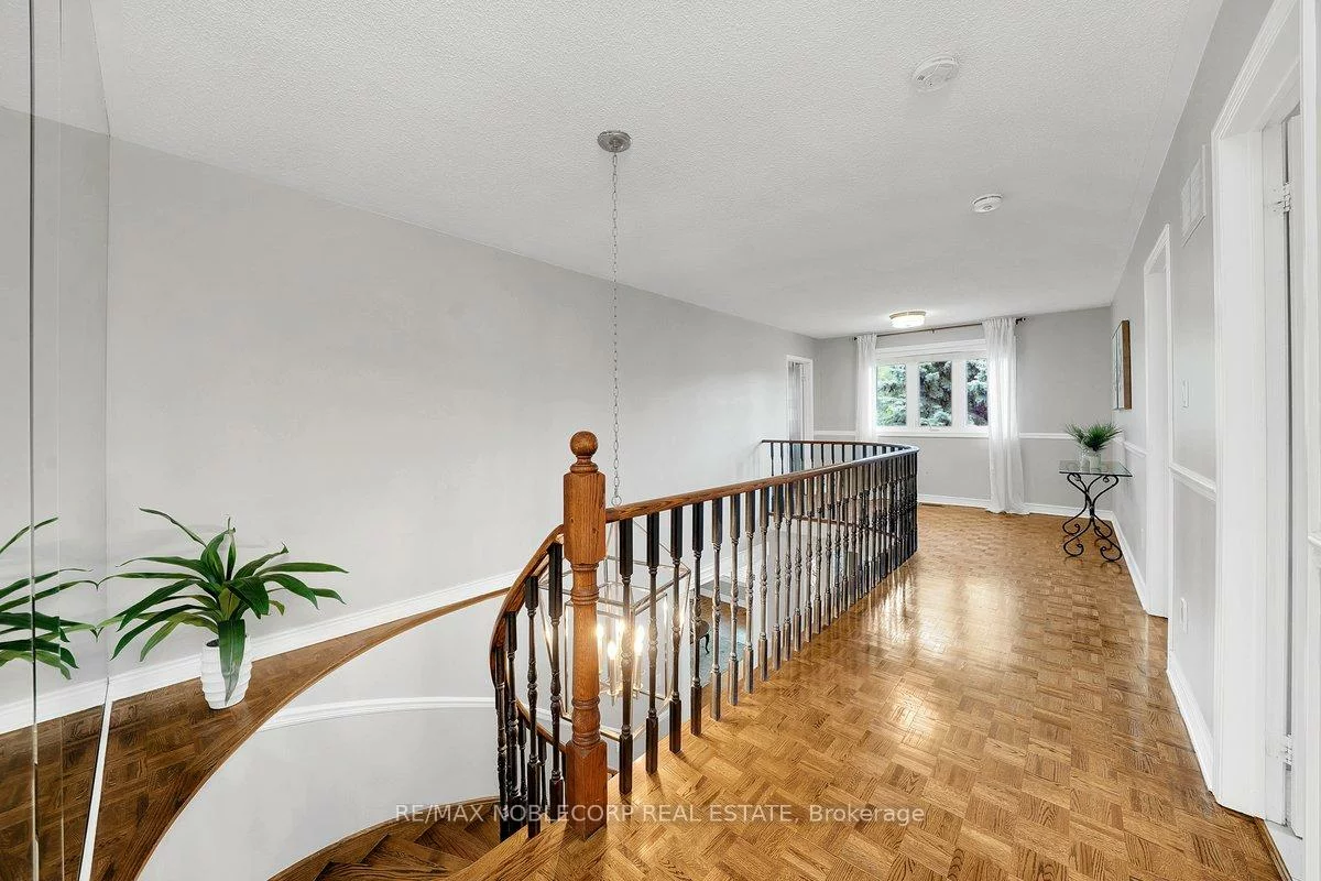 3, Castlehill, Maple, Vaughan