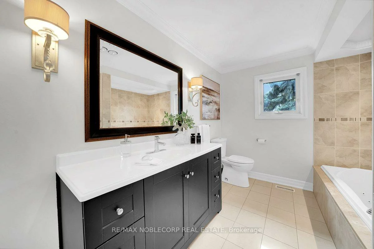 3, Castlehill, Maple, Vaughan