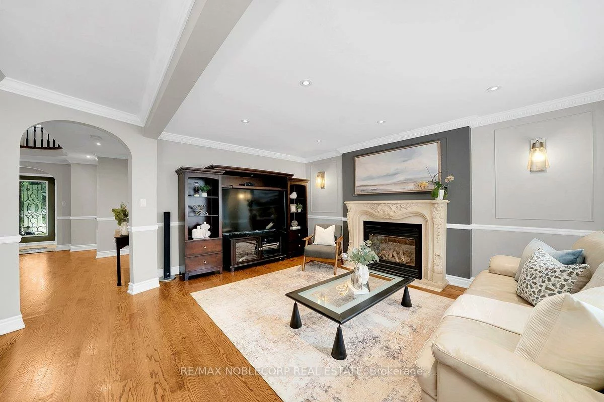 3, Castlehill, Maple, Vaughan