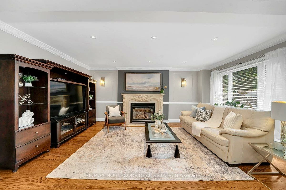 3, Castlehill, Maple, Vaughan