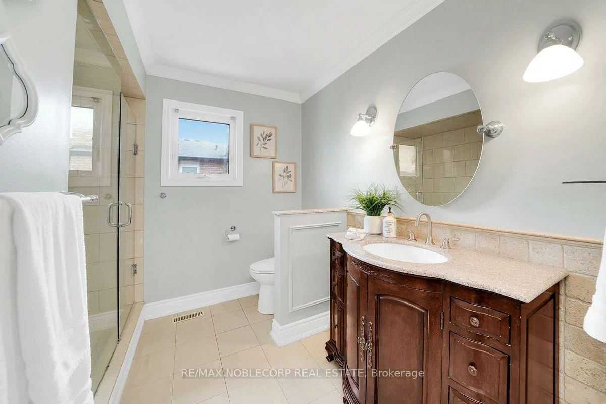 3, Castlehill, Maple, Vaughan