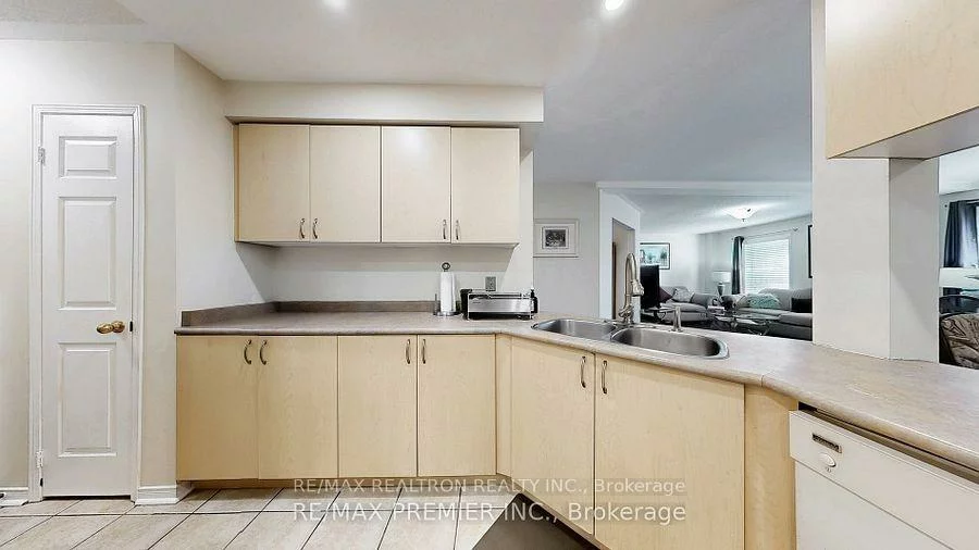 215, Drummond, Maple, Vaughan
