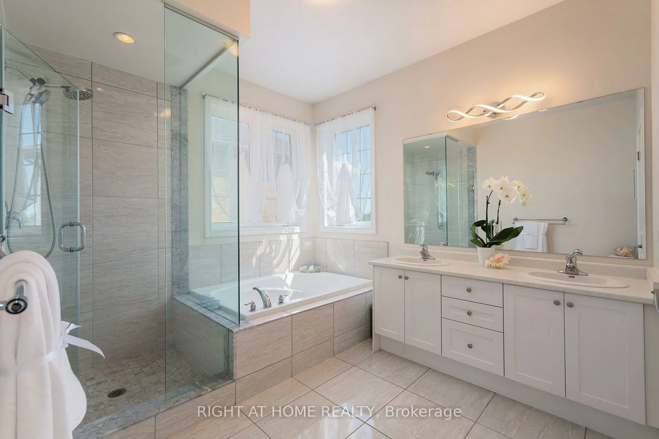 43, Hopewell, Kleinburg, Vaughan