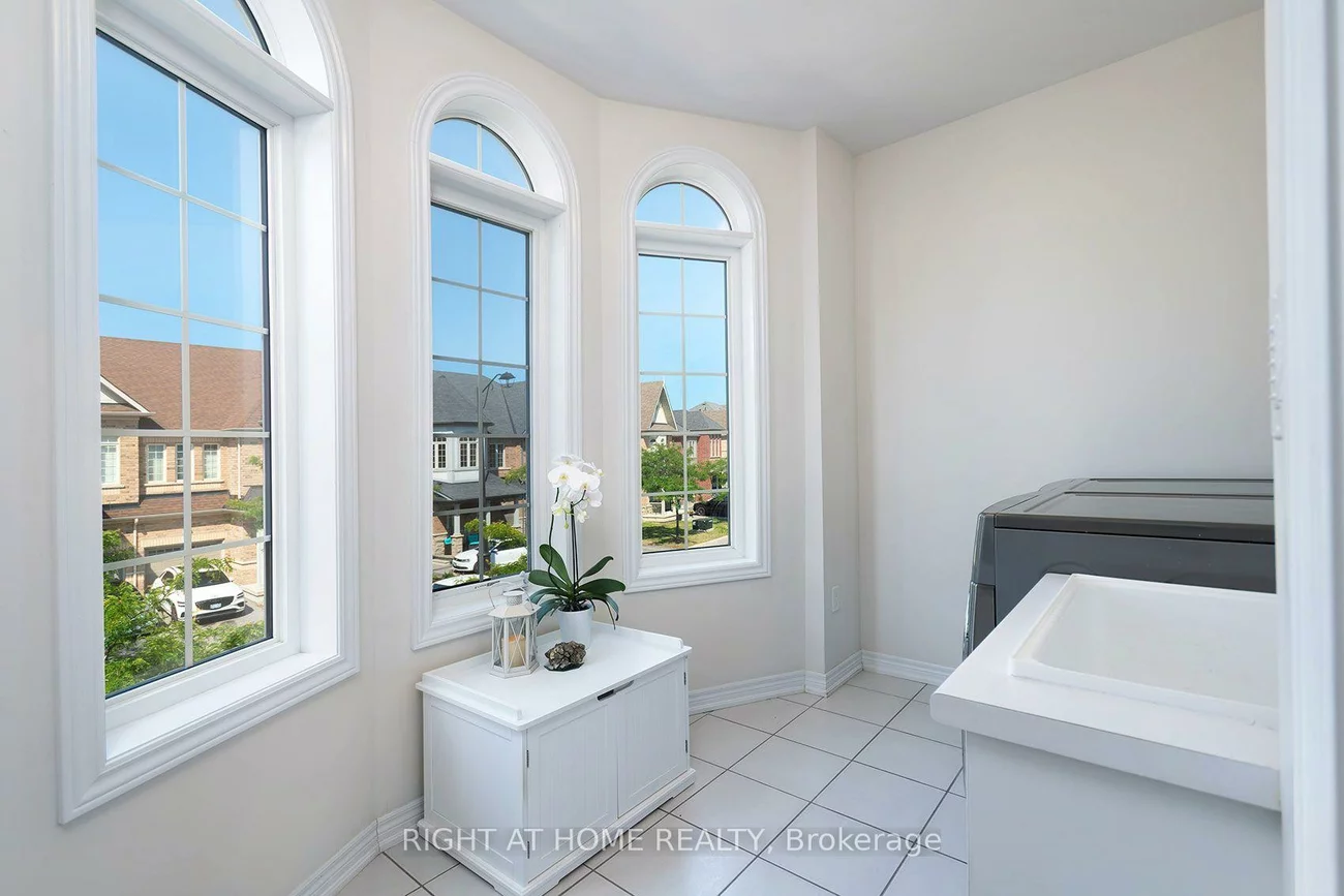 43, Hopewell, Kleinburg, Vaughan