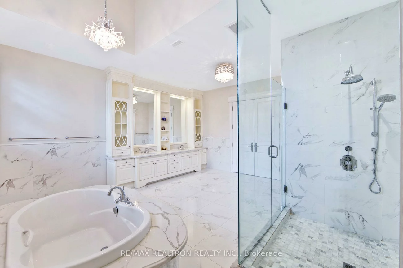 138, Centre, Uplands, Vaughan