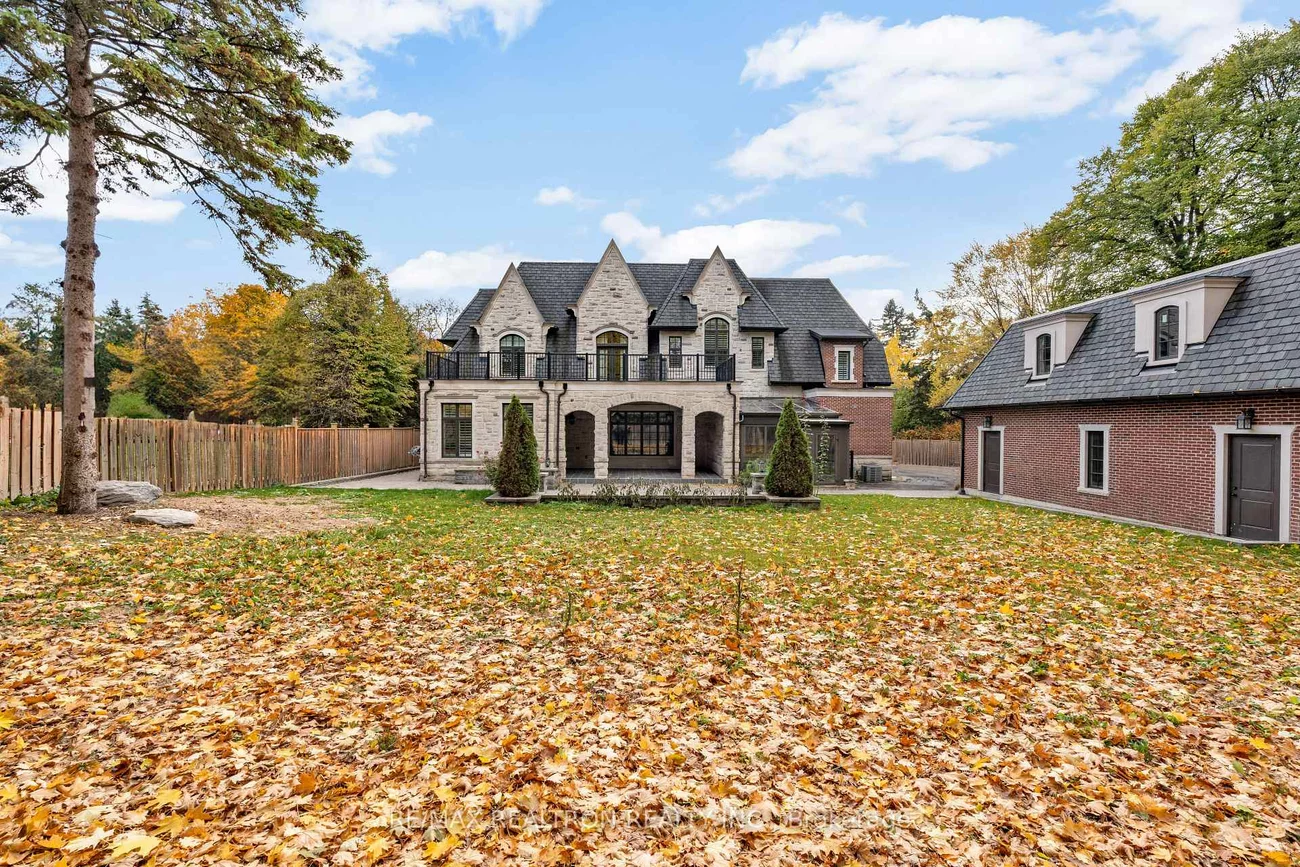 138, Centre, Uplands, Vaughan