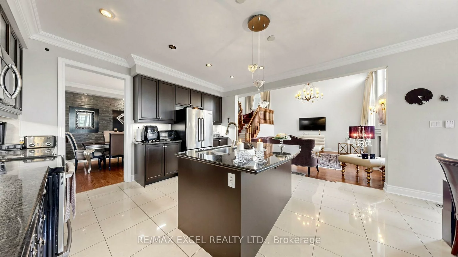 651, Via Romano, Patterson, Vaughan
