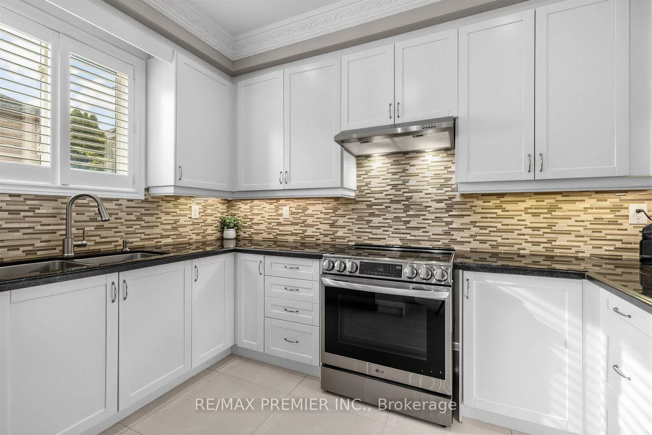 47, Berry, Vellore Village, Vaughan
