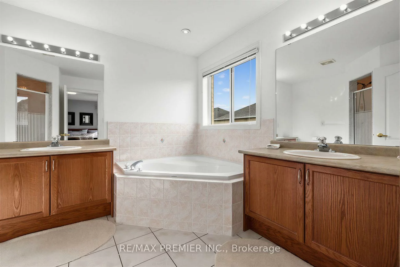 47, Berry, Vellore Village, Vaughan