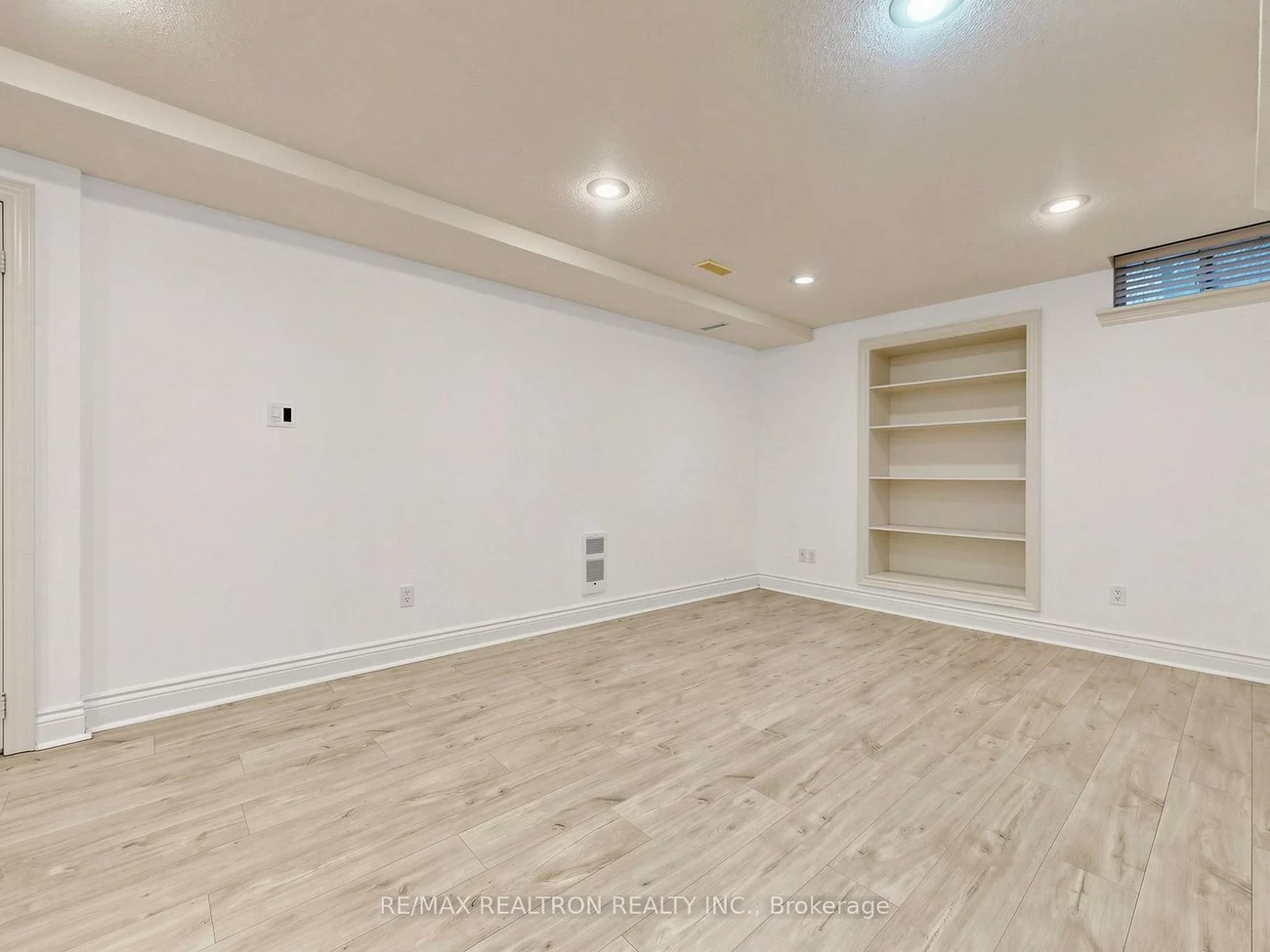 75, Langtry, Uplands, Vaughan