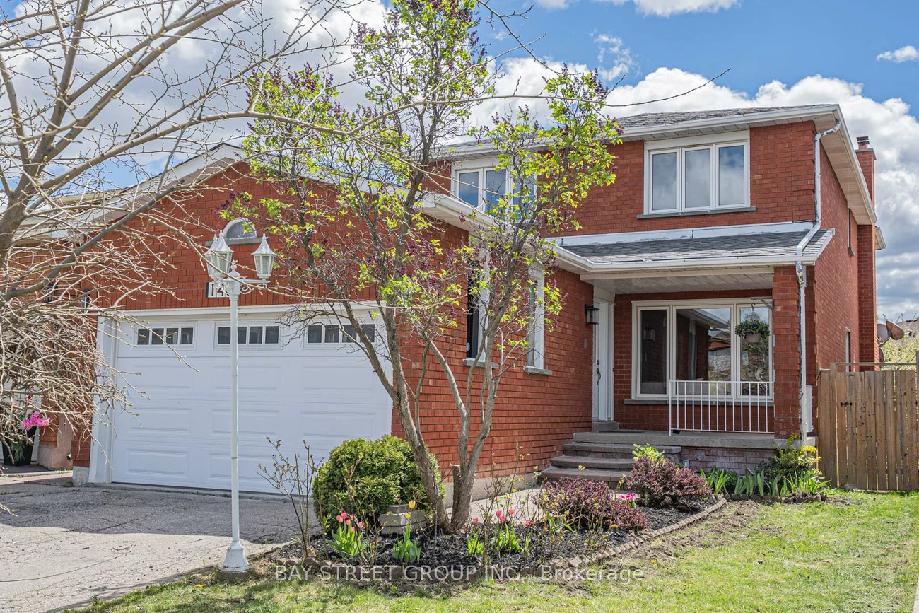 146, Cabinet, West Woodbridge, Vaughan