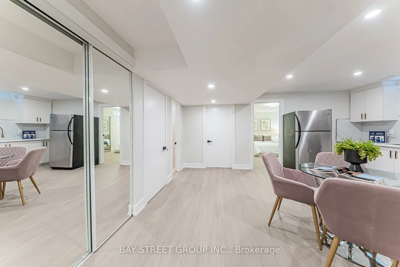 146, Cabinet, West Woodbridge, Vaughan