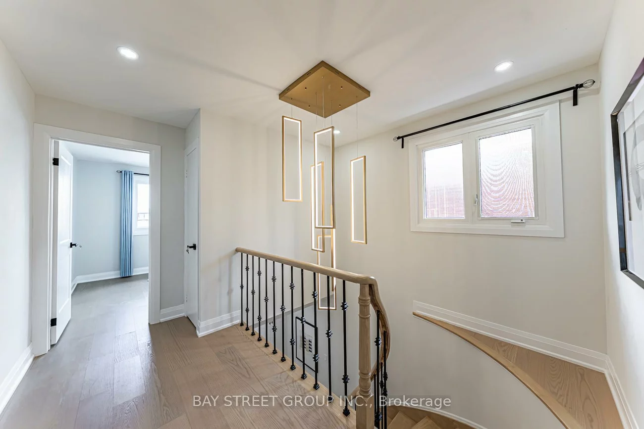 146, Cabinet, West Woodbridge, Vaughan