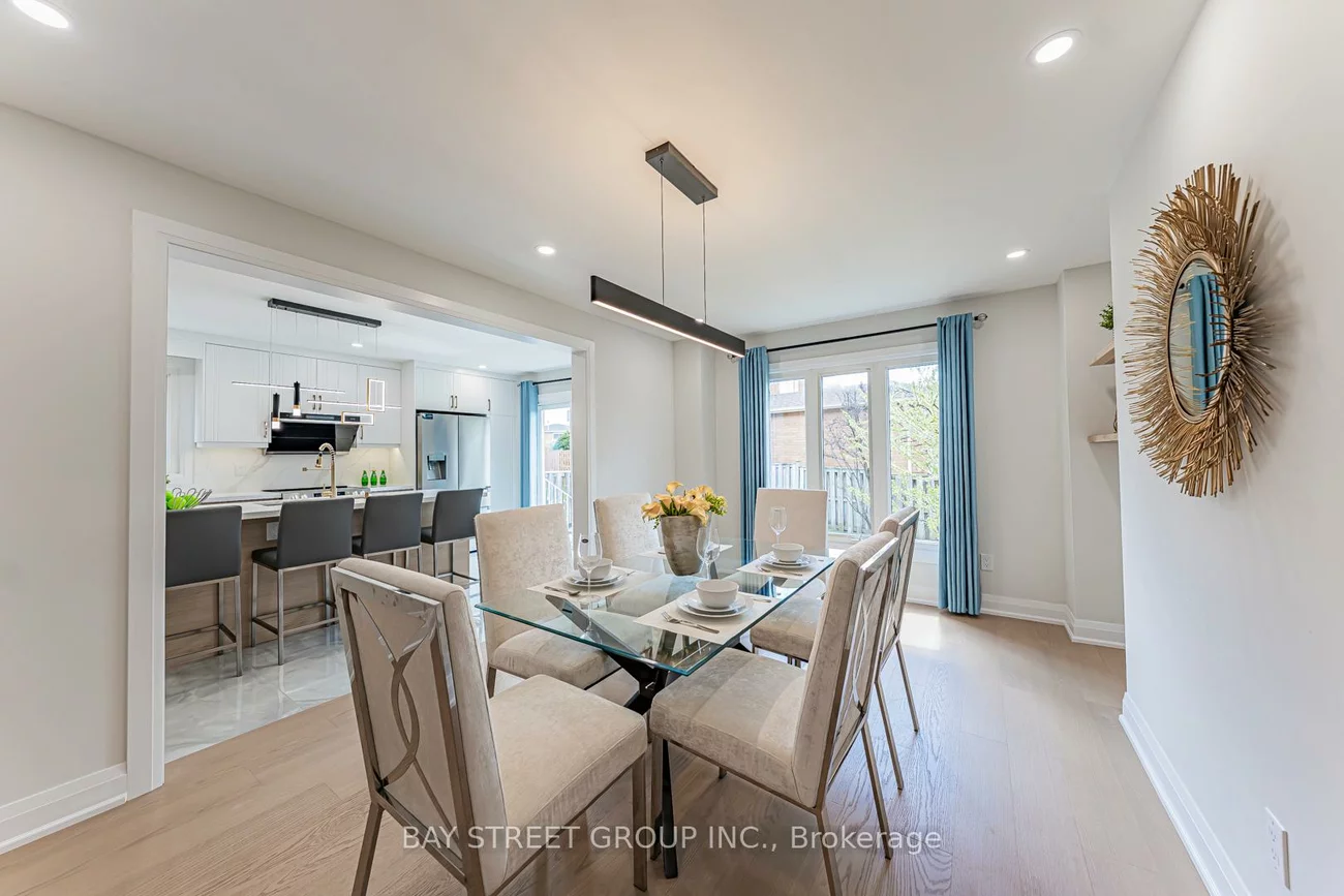 146, Cabinet, West Woodbridge, Vaughan