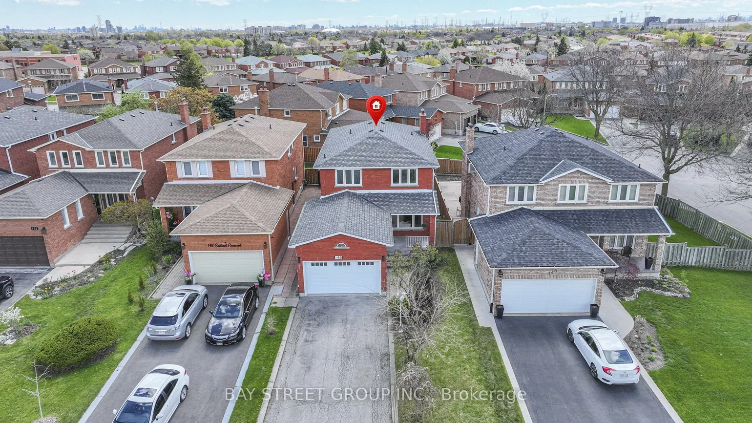 146, Cabinet, West Woodbridge, Vaughan