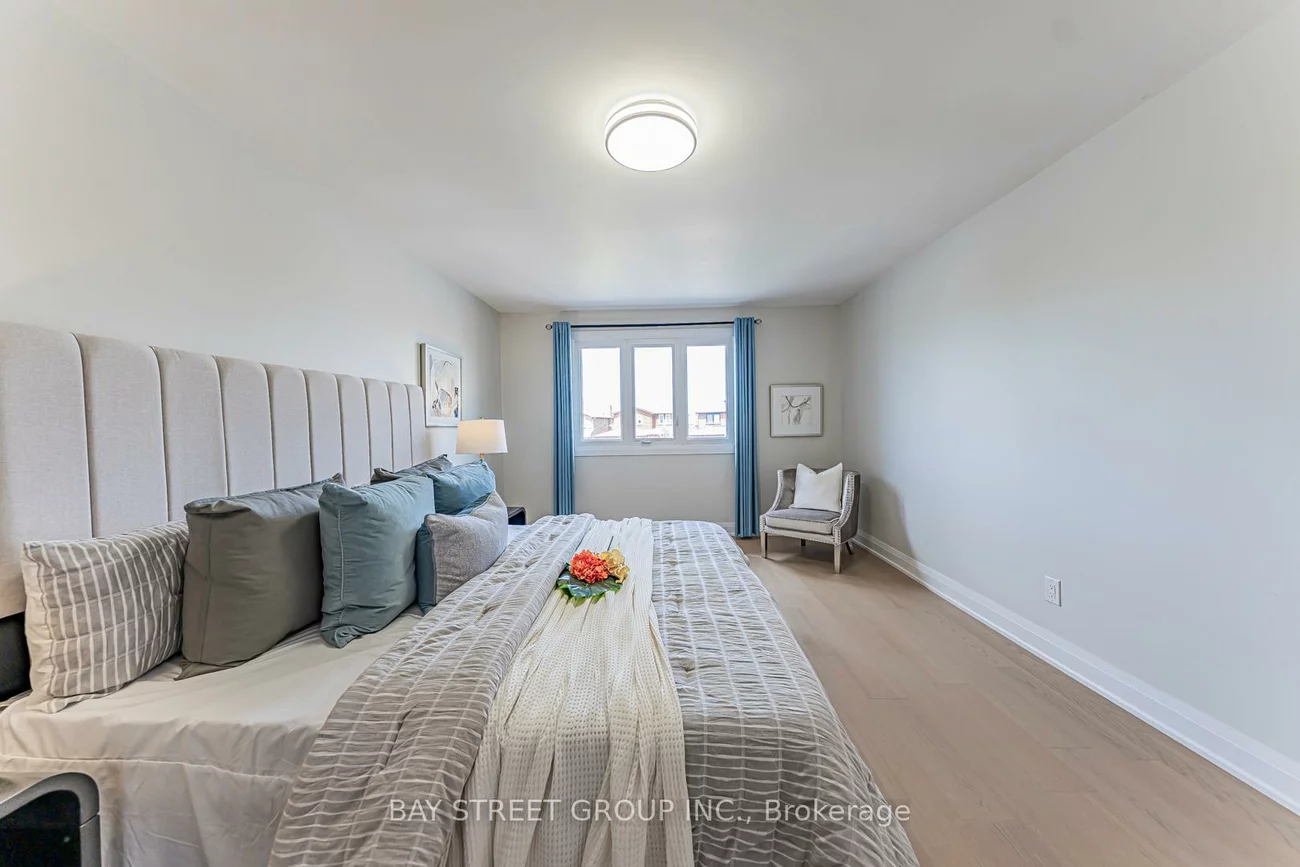 146, Cabinet, West Woodbridge, Vaughan