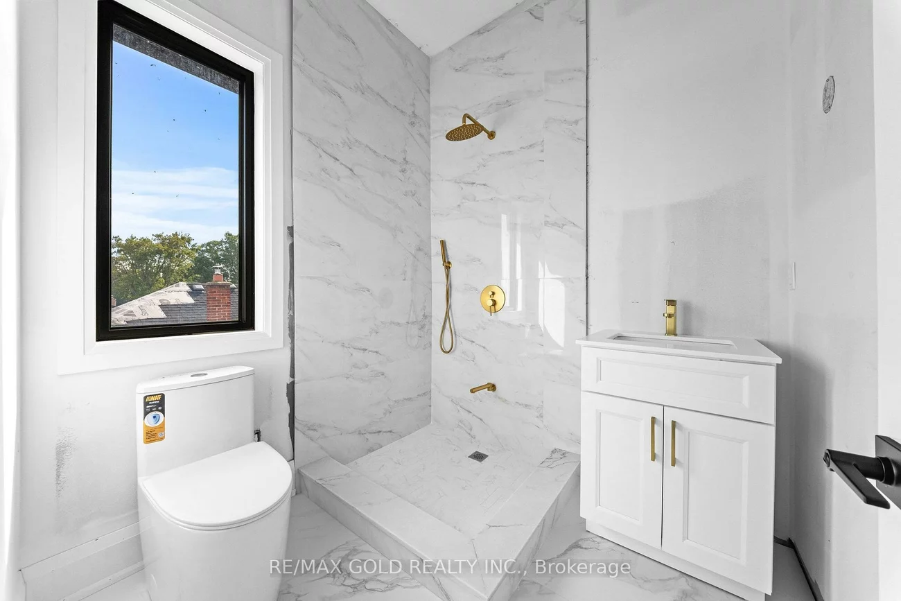 15, Mckenzie, Vaughan Grove, Vaughan