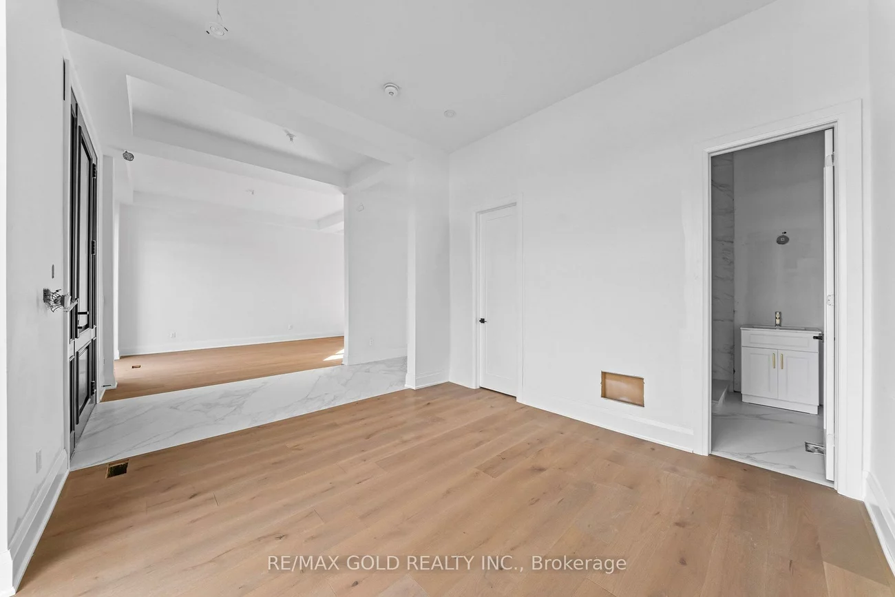 15, Mckenzie, Vaughan Grove, Vaughan