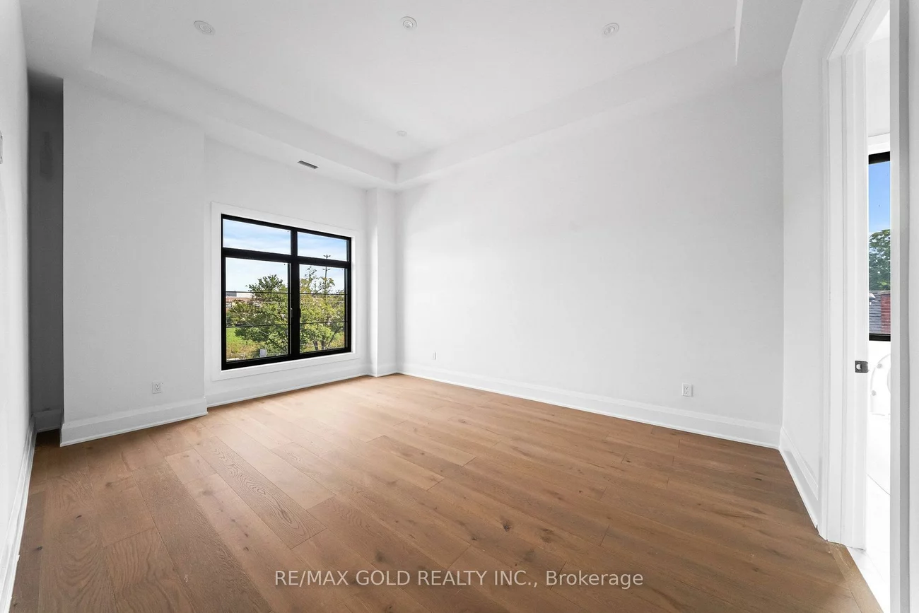 15, Mckenzie, Vaughan Grove, Vaughan