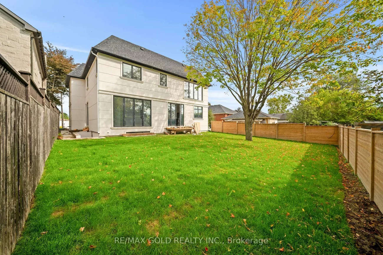 15, Mckenzie, Vaughan Grove, Vaughan