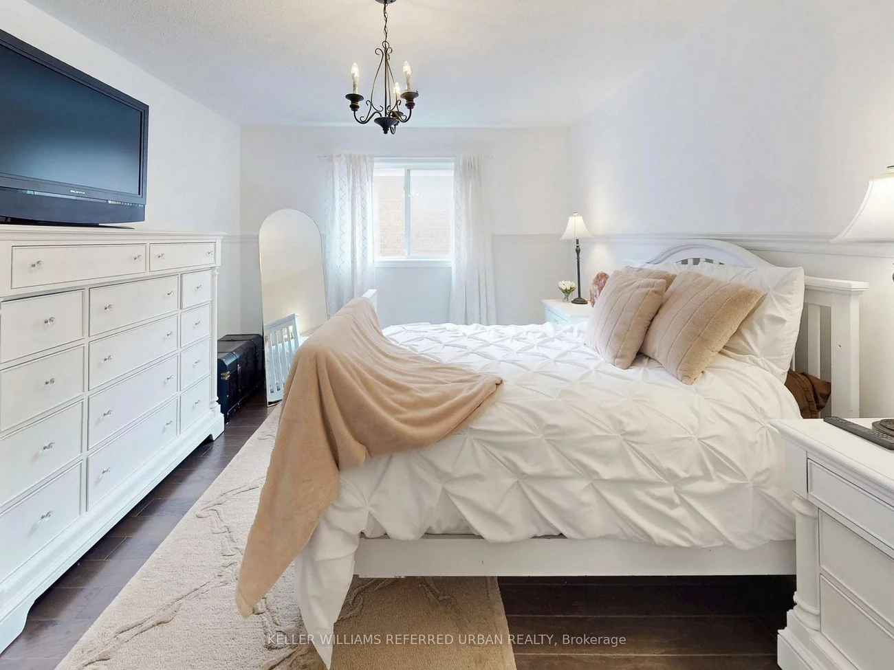 208, Maria Antonia, Vellore Village, Vaughan