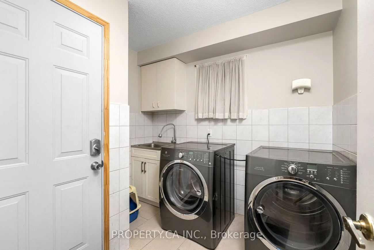235, Brownridge, Brownridge, Vaughan
