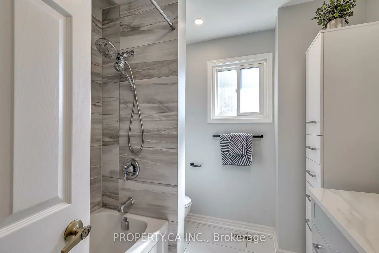 235, Brownridge, Brownridge, Vaughan