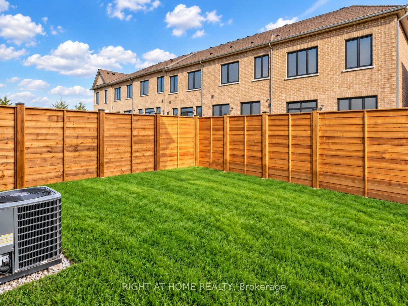 24, Singhampton, Kleinburg, Vaughan
