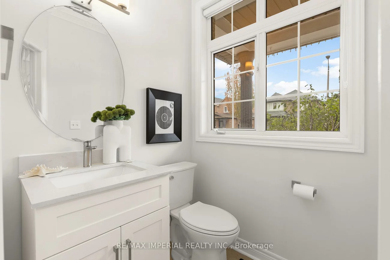 44, Hawkview, Vellore Village, Vaughan