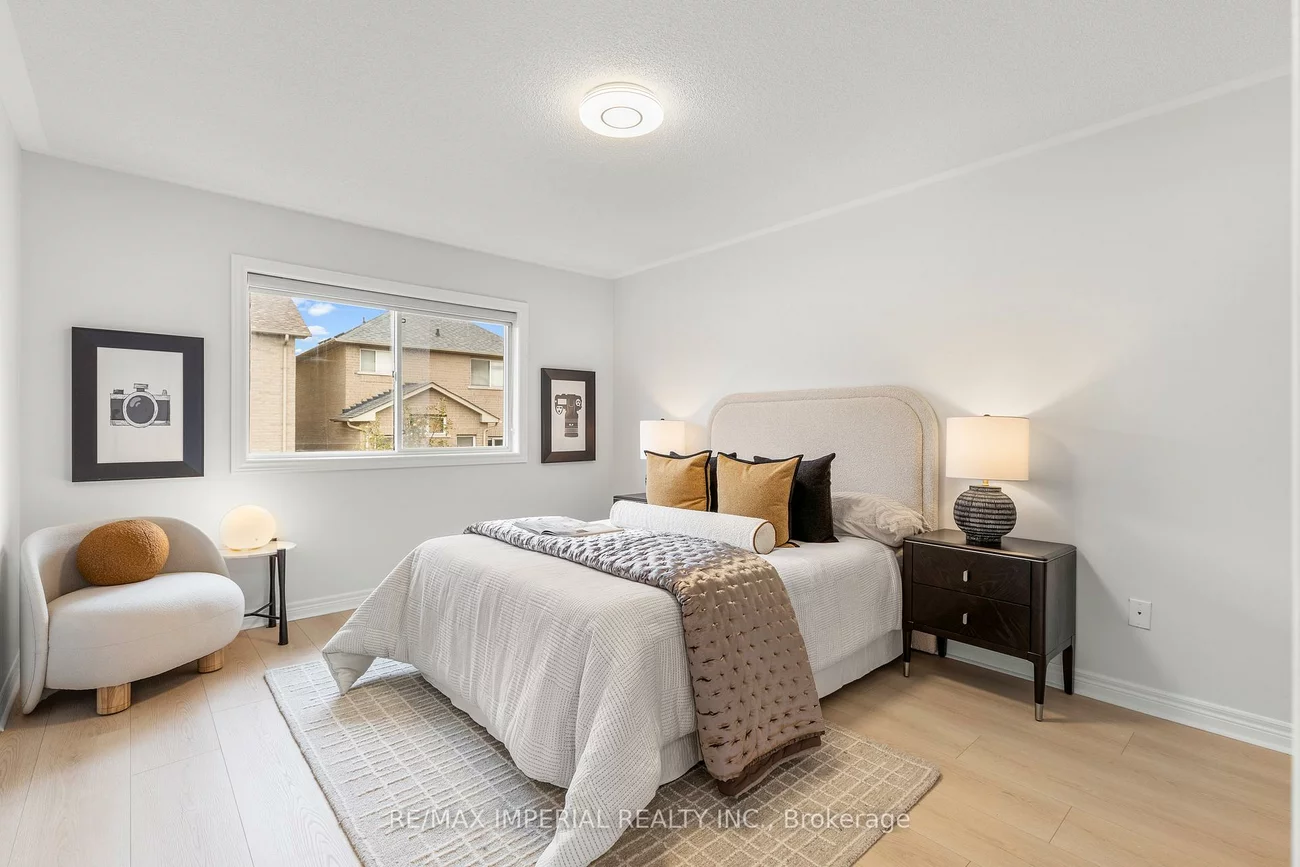 44, Hawkview, Vellore Village, Vaughan